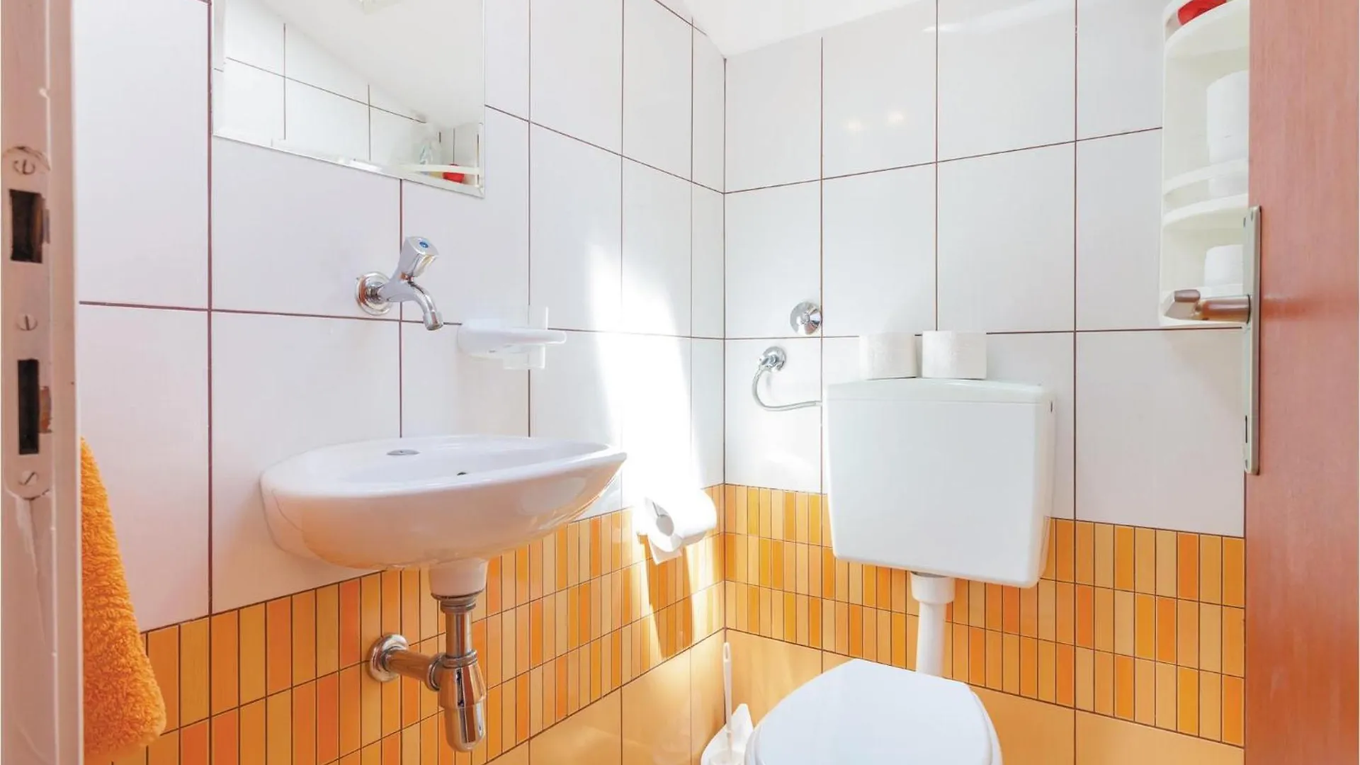 Pet Friendly Home In Okrug Donji With Wifi Donji Okrug  Holiday home Donji Okrug (Ciovo)