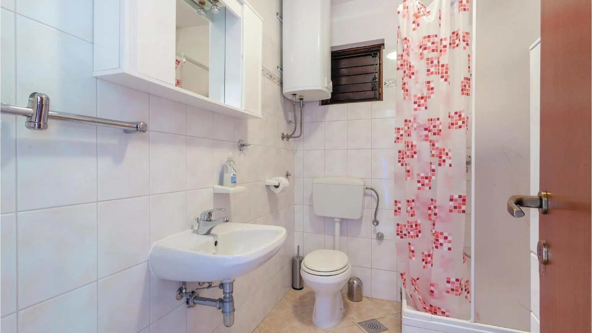 Pet Friendly Home In Okrug Donji With Wifi Donji Okrug