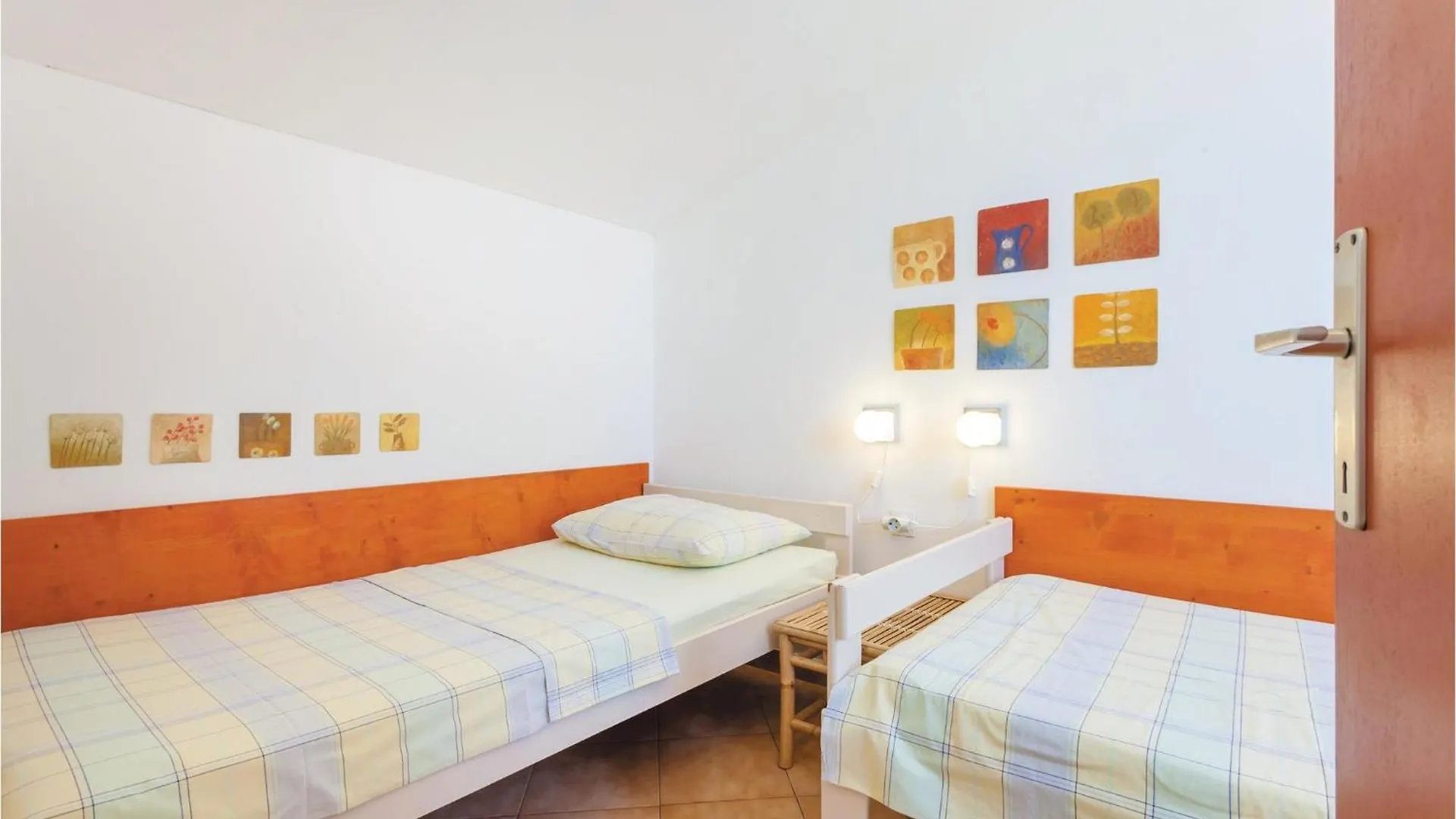 Pet Friendly Home In Okrug Donji With Wifi Donji Okrug  Holiday home Donji Okrug (Ciovo)