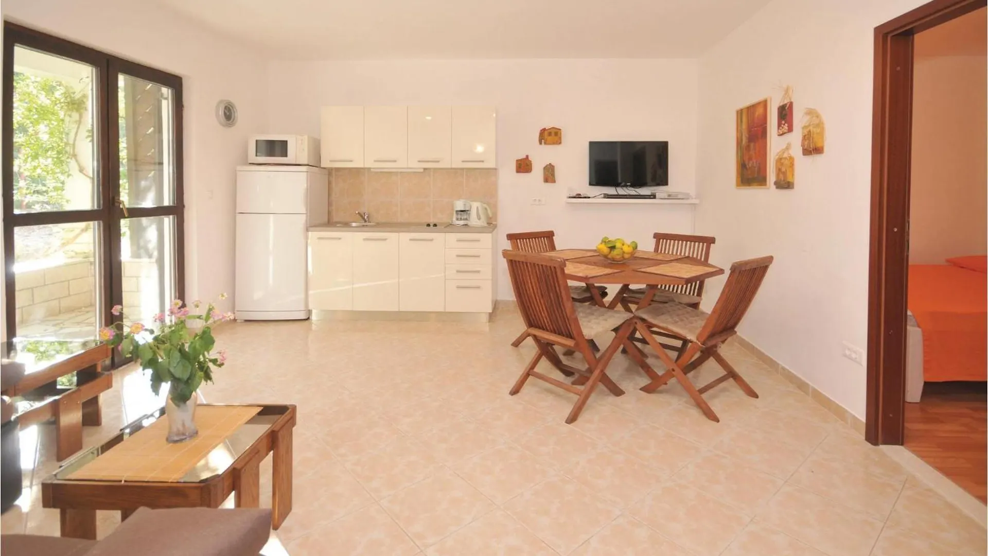 Pet Friendly Home In Okrug Donji With Wifi Donji Okrug