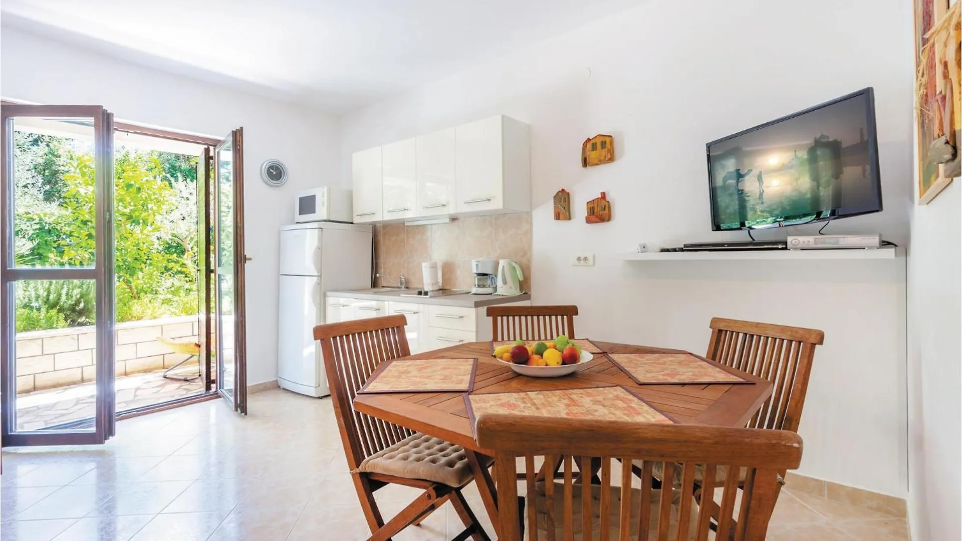 Pet Friendly Home In Okrug Donji With Wifi Donji Okrug  Croatia